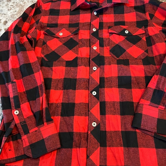 M NEW Design in Italy Flannel Shirt Mens Red Black Plaid Two Pockets Long Sleeve - Picture 6 of 6